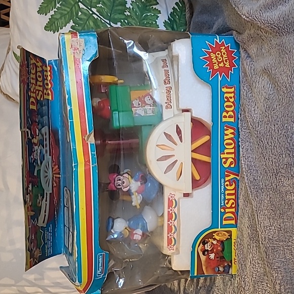 1986 disney show boat - Picture 1 of 6